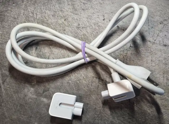 APPLE POWER CABLE   DUCKHEAD PLUG – MACBOOK/IPAD – ORIGINAL $15 - Photo 2