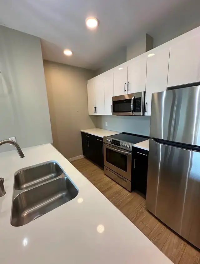 APRIL FREE   EXTRA INCENTIVE FOR QUICK MOVE-IN - Photo 2