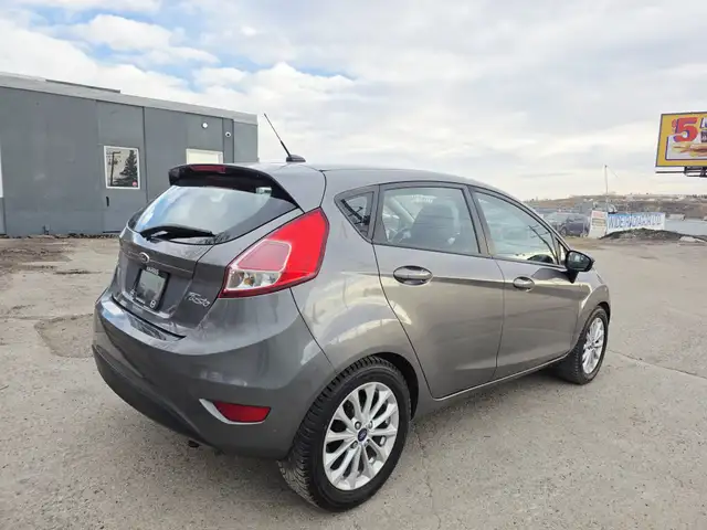 2014 Ford Fiesta Hatchback Navigation Sunroof Bluetooth - Photo 4