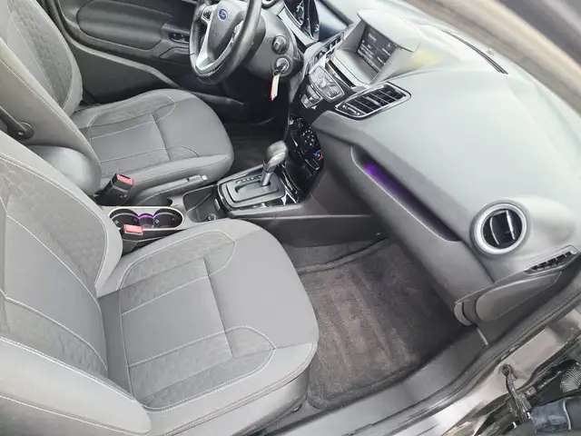 2014 Ford Fiesta Hatchback Navigation Sunroof Bluetooth - Photo 12