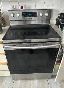 Four ( Samsung)   Frigidaire (Samsung)   Matelas grandeur (king)