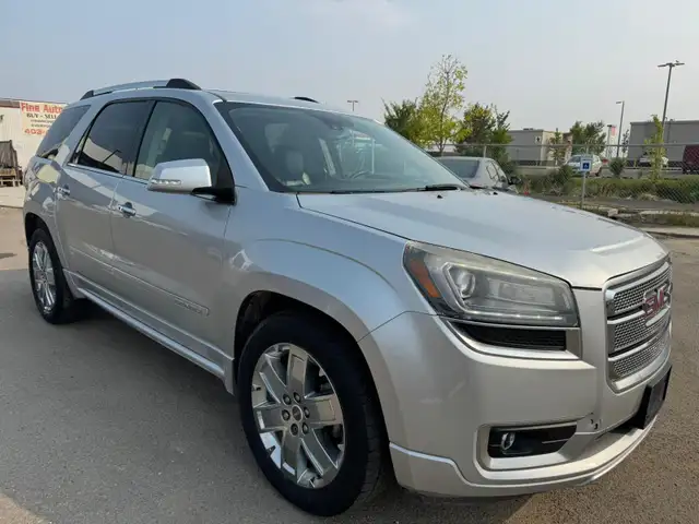 2015 GMC Acadia Denali AWD V6 : No Reported Accident, Very Well - Photo 3