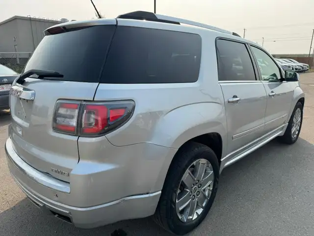 2015 GMC Acadia Denali AWD V6 : No Reported Accident, Very Well - Photo 4