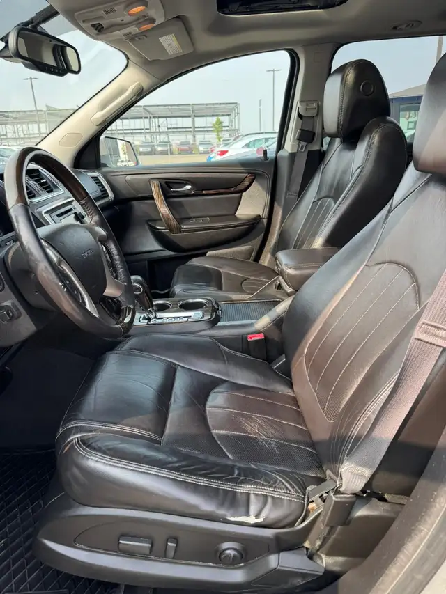 2015 GMC Acadia Denali AWD V6 : No Reported Accident, Very Well - Photo 9