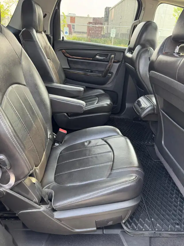 2015 GMC Acadia Denali AWD V6 : No Reported Accident, Very Well - Photo 10