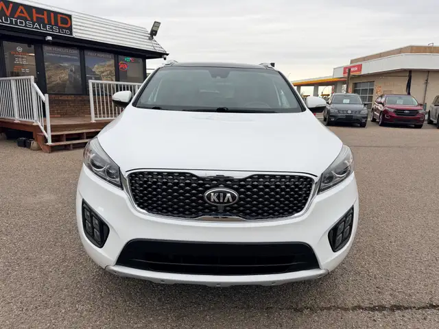 2017 Kia Sorento SX 3.3L AWD - Photo 3