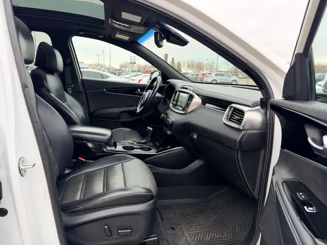 2017 Kia Sorento SX 3.3L AWD - Photo 8