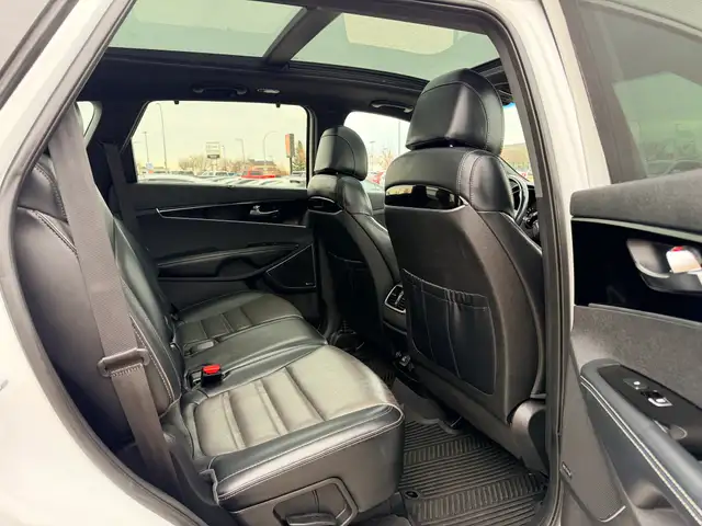 2017 Kia Sorento SX 3.3L AWD - Photo 12