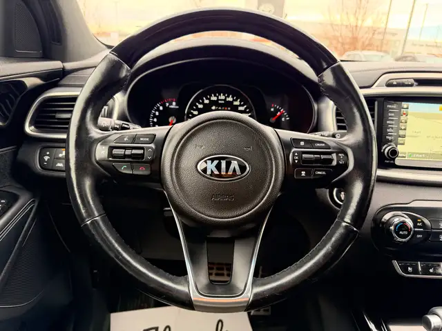 2017 Kia Sorento SX 3.3L AWD - Photo 22