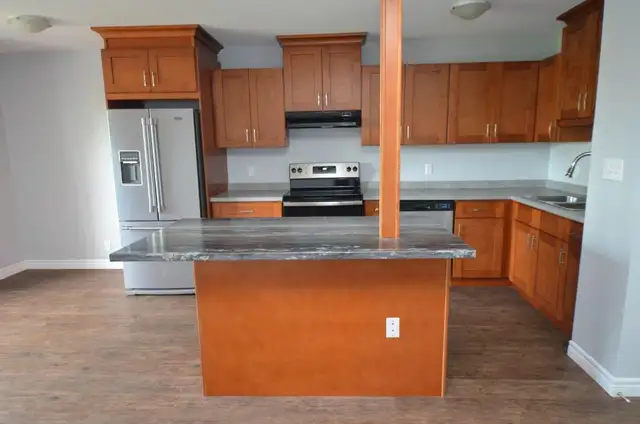 RENOED 2-BED w Balcony Avail Apr - 315 Glendale - Photo 5