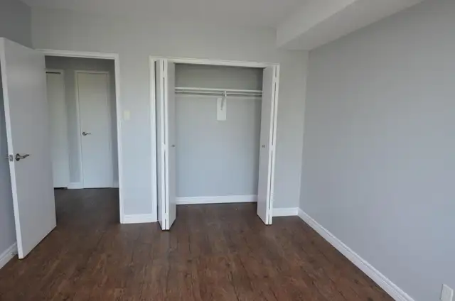 RENOED 2-BED w Balcony Avail Apr - 315 Glendale - Photo 9