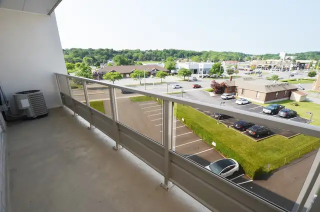 RENOED 1-BED with Balcony available May - 315 Glendale - Photo 4