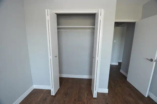 RENOED 1-BED with Balcony available May - 315 Glendale - Photo 6