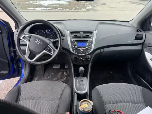 2012 Hyundai Accent GL - Photo 8