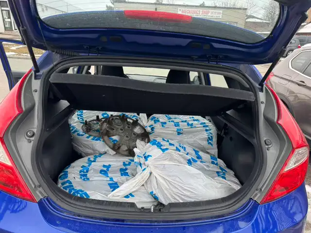 2012 Hyundai Accent GL - Photo 9
