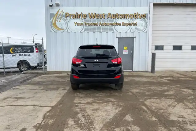 2015 Hyundai Tucson GL AWD - No Reported Accidents - Photo 3