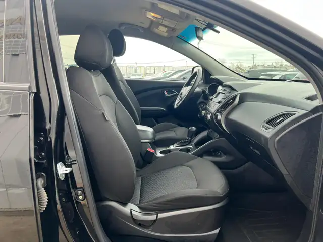 2015 Hyundai Tucson GL AWD - No Reported Accidents - Photo 9