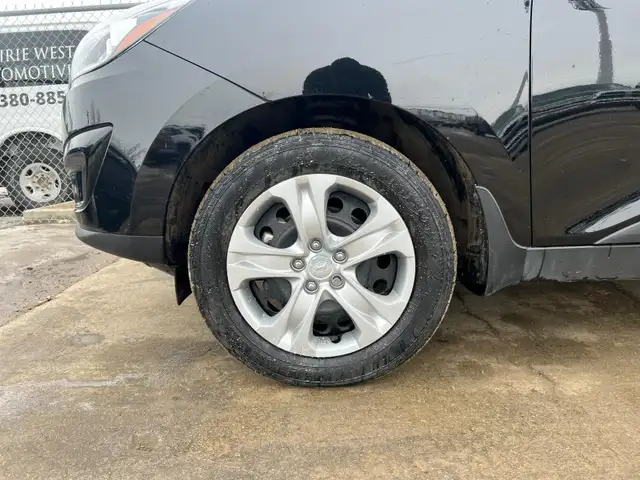 2015 Hyundai Tucson GL AWD - No Reported Accidents - Photo 17