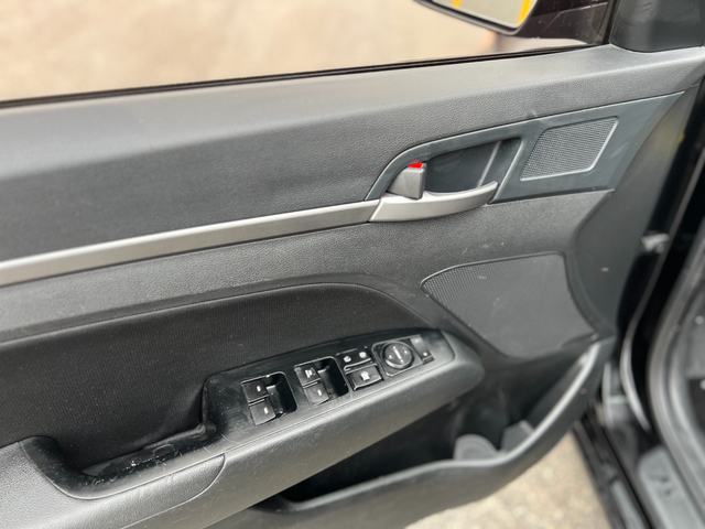 2018 Hyundai Elantra GL SE AUTO-SUNROOF-CAMERA-HEATED SEATS-104K - Photo 9