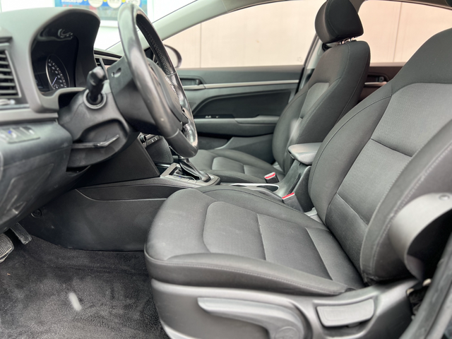 2018 Hyundai Elantra GL SE AUTO-SUNROOF-CAMERA-HEATED SEATS-104K - Photo 10