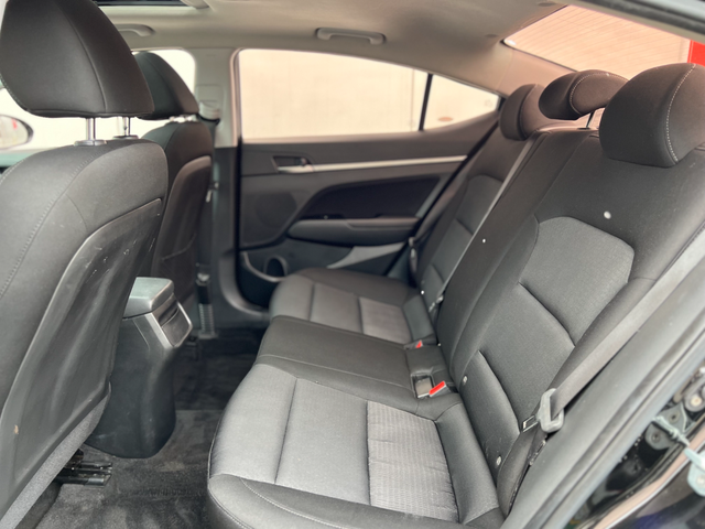 2018 Hyundai Elantra GL SE AUTO-SUNROOF-CAMERA-HEATED SEATS-104K - Photo 17