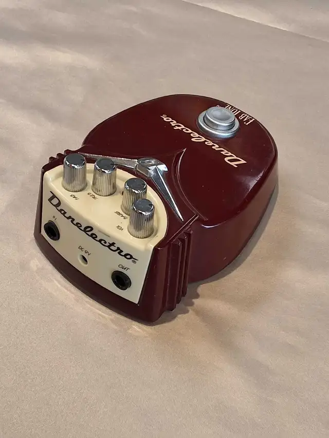 Danelectro Fab Tone DD-1 Distortion Guitar Pedal - Photo 2