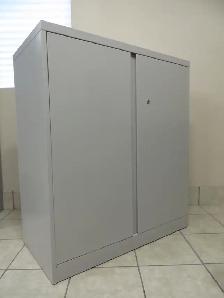 Metal Storage Cabinet, Lock and Key