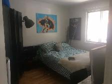 51/2 disponible pour le 1 Juillet 5minut march deMETRO FRONTENAC