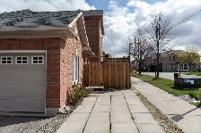2 Single Bedrooms for Rent in W/O Basement in Markham - Shared - Photo 2