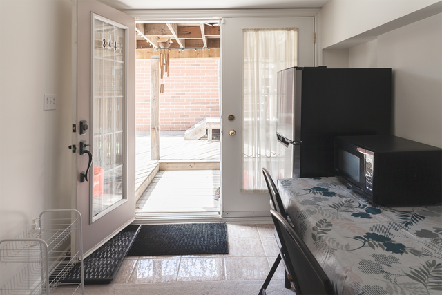 2 Single Bedrooms for Rent in W/O Basement in Markham - Shared - Photo 4