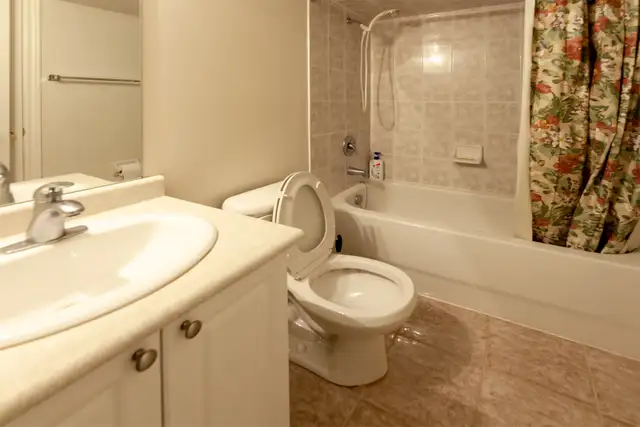 2 Single Bedrooms for Rent in W/O Basement in Markham - Shared - Photo 8