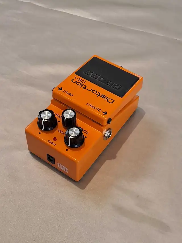 BOSS Distortion DS-1 Pedal - Photo 2