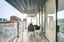 Free utilities - Modern downtown 2 bedroom condo - Photo 9