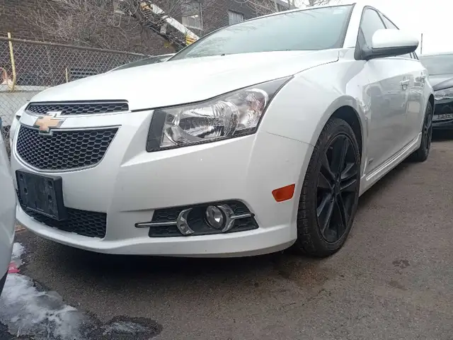 2014 Chev Cruze RS 5spd