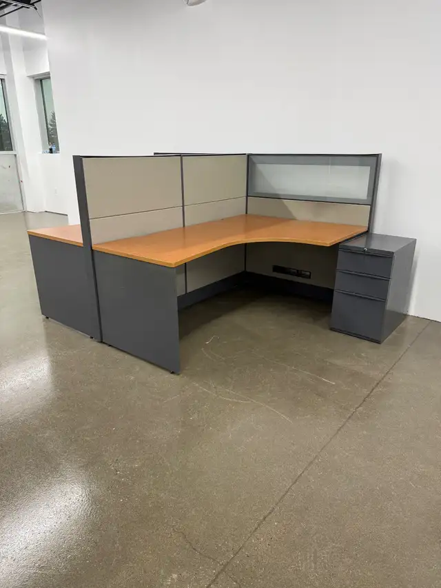 Cubicles/ Teknion Leverage 4x6x51' high stations $450/excel cond