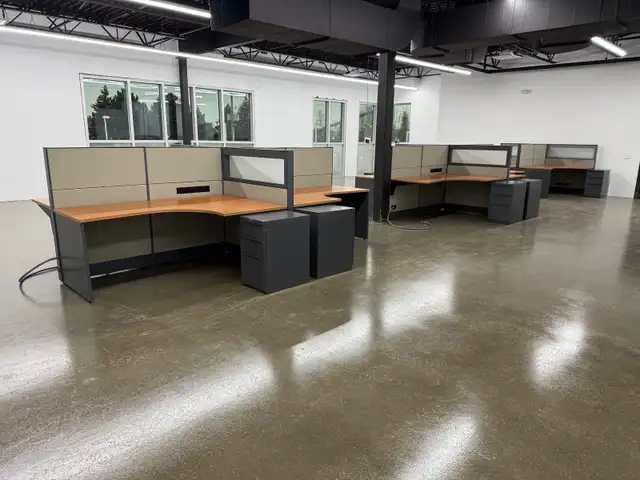 Cubicles/ Teknion Leverage 4x6x51' high stations $450/excel cond - Photo 2