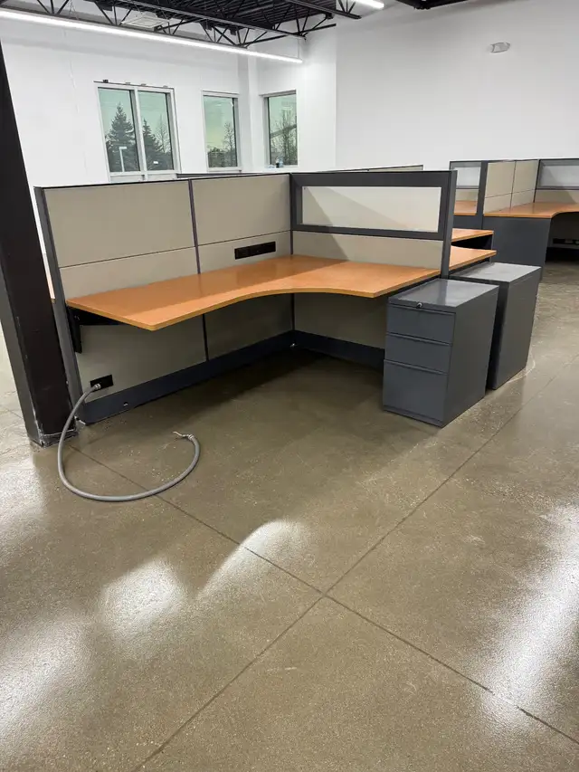 Cubicles/ Teknion Leverage 4x6x51' high stations $450/excel cond - Photo 4