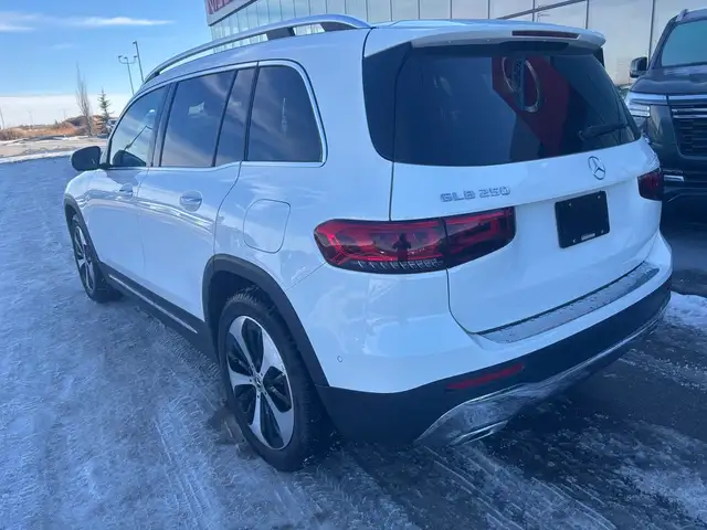 2022 Mercedes-Benz GLB GLB 250 4MATIC • Low KM • Park Assist • P - Photo 4
