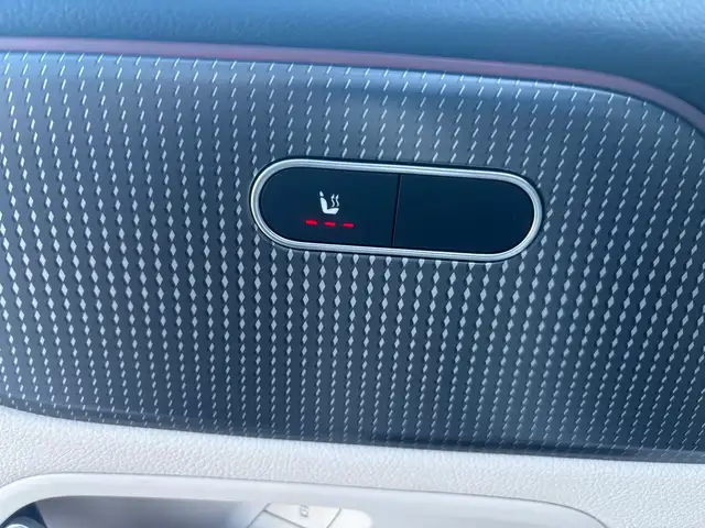 2022 Mercedes-Benz GLB GLB 250 4MATIC • Low KM • Park Assist • P - Photo 15