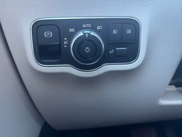 2022 Mercedes-Benz GLB GLB 250 4MATIC • Low KM • Park Assist • P - Photo 17