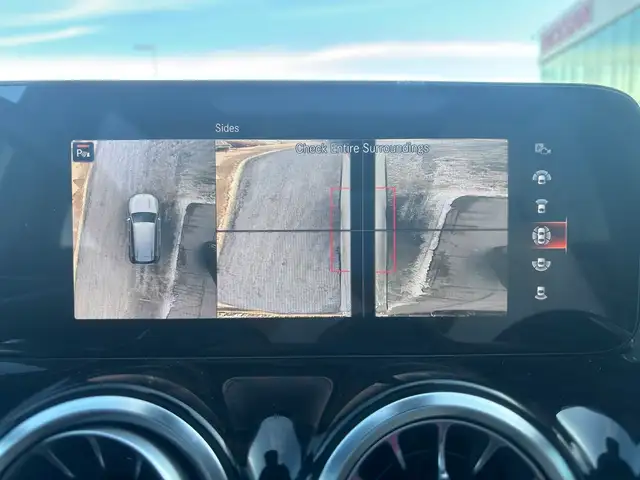 2022 Mercedes-Benz GLB GLB 250 4MATIC • Low KM • Park Assist • P - Photo 23