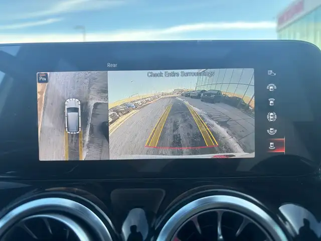 2022 Mercedes-Benz GLB GLB 250 4MATIC • Low KM • Park Assist • P - Photo 25