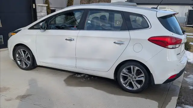 2014 Kia rondo - Photo 3