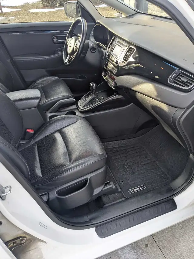 2014 Kia rondo - Photo 7