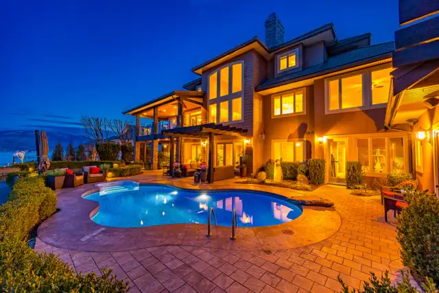LUXURY, POOL & PANORAMIC LAKE VIEWS! 2583 Lucinde Road
