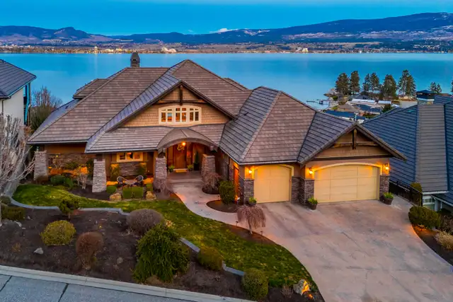 LUXURY, POOL & PANORAMIC LAKE VIEWS! 2583 Lucinde Road - Photo 2