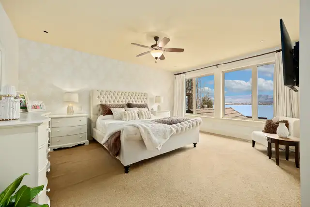 LUXURY, POOL & PANORAMIC LAKE VIEWS! 2583 Lucinde Road - Photo 6