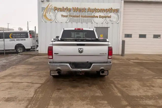2012 Ram 1500 Laramie HEMI Crew Cab  5.7L V8 - Photo 10