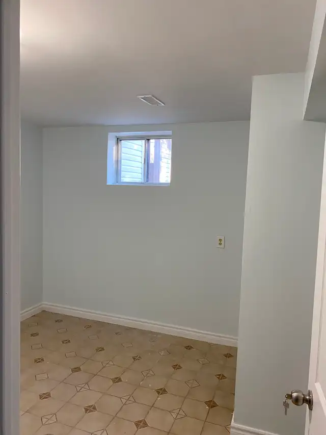 Furnished Basement Rooms Available - Photo 3