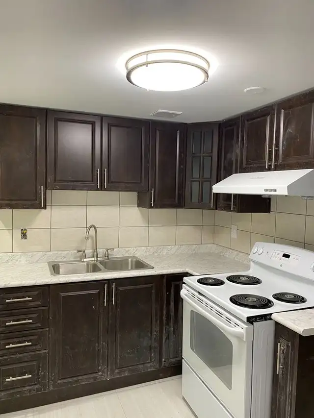 Furnished Basement Rooms Available - Photo 4